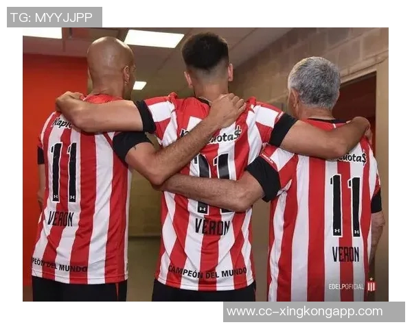 拉普拉塔大学生发声支持贝隆及全体球员坚决反对处罚决定